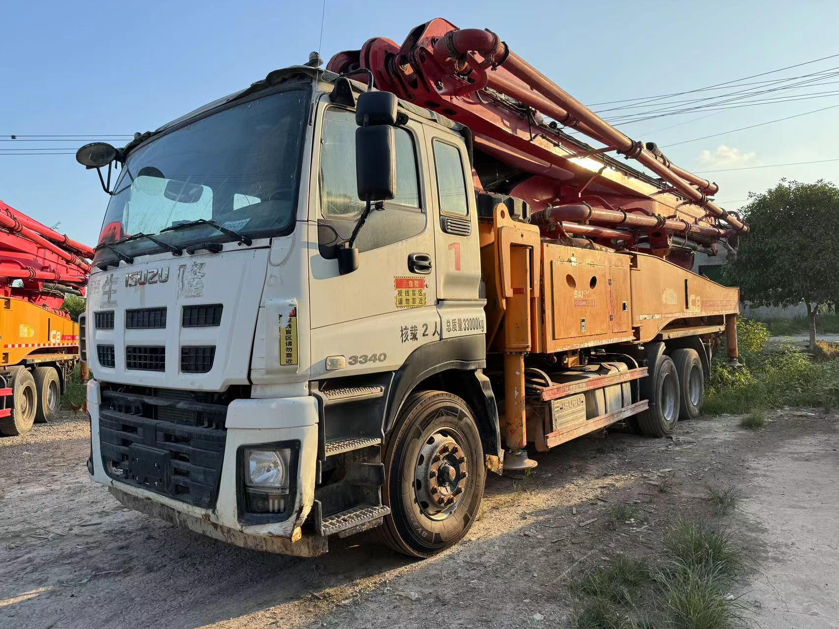 2015 sany boom pump 47m carro com bomba de concreto montado em caminhão no chassi isuzu