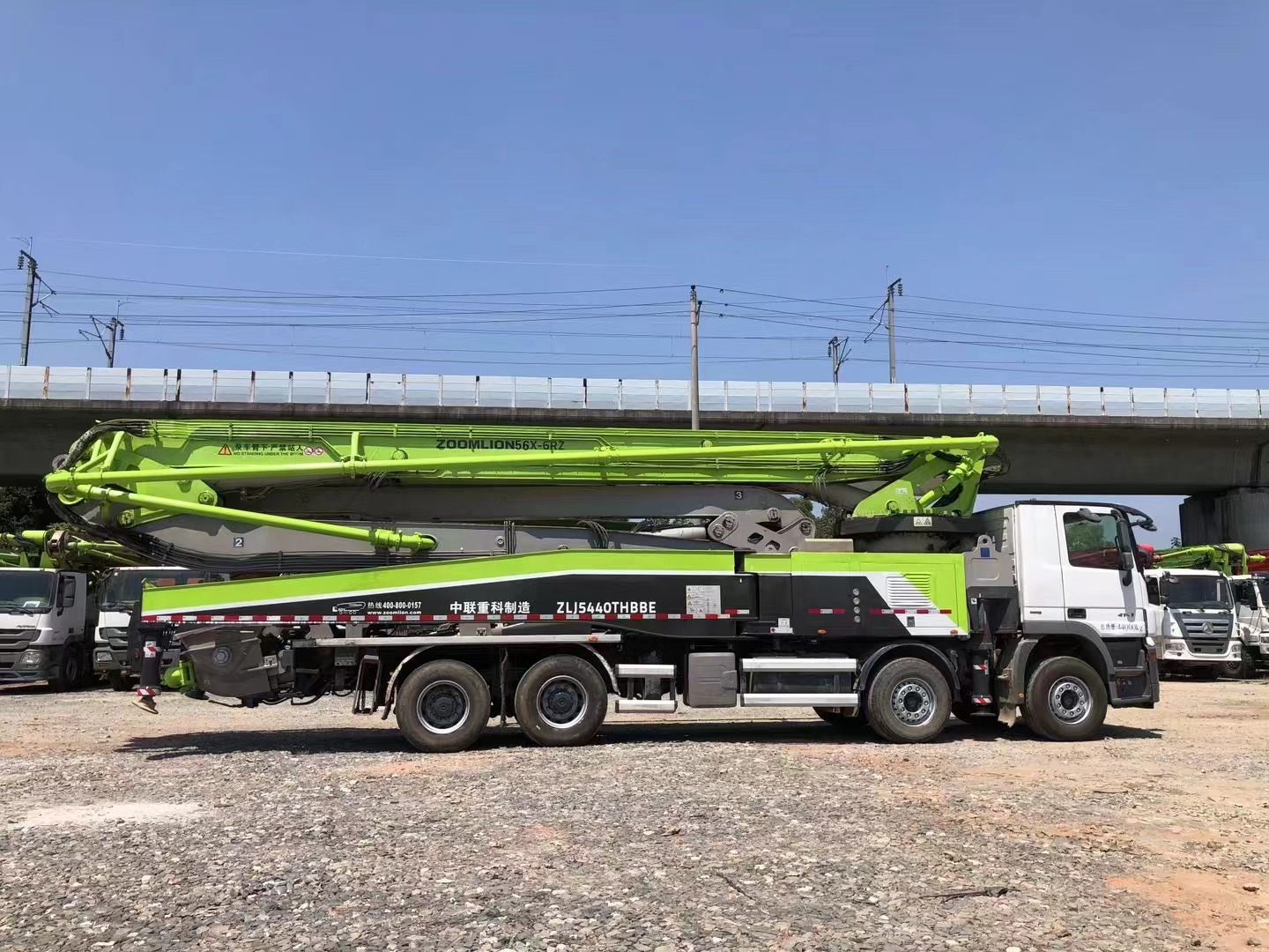 2019 zoomlion boom pump 56m carro com bomba de concreto montado em caminhão no chassi benz