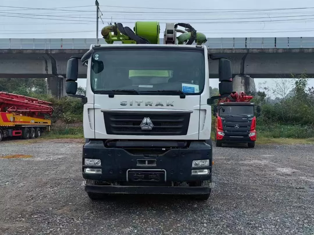 carro de bomba de concreto montado em caminhão com bomba de lança 2022 de alta qualidade de 50 m no chassi sitrak