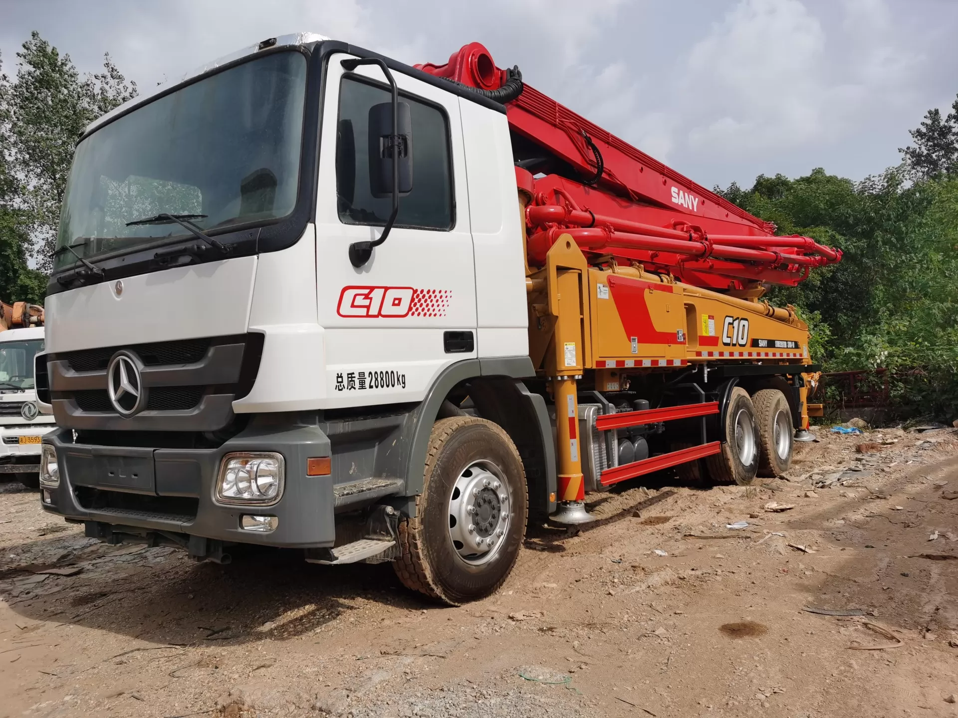 carro com bomba de concreto montado em caminhão sany boom pump 37m reformado 2010 em chassi benz